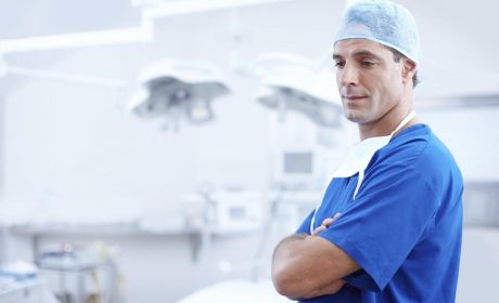 Ortodoncja dla dorosłych – coraz więcej osób z Warszawy i Poznania decyduje się na leczenie